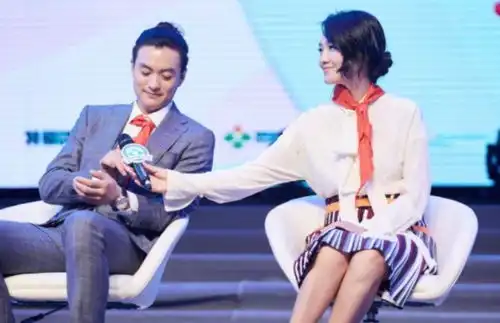 章子怡力捧,朱丹着迷,加钱居士周一围有什么魅力
