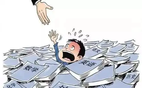 应试教育下的孩子有多苦7张照片告诉你一切,家长请控制眼泪
