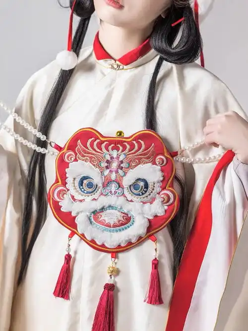 穿汉服不知道东西放哪里这些宝藏古风包可以备起来呀,超百搭哦
