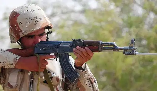 中国单兵武器出口主力56式冲锋枪
