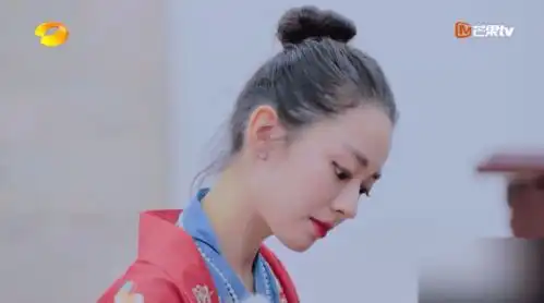 妻子4独家花絮曝光吉娜穿汉服弹钢琴
