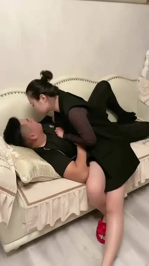媳妇这个泰山压顶太厉害了
