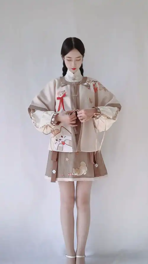 见过表情包一样的汉服嘛这也太可爱了吧
