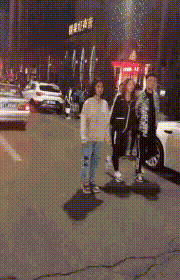 搞笑gif段子我就是想偷喝老表的一口酒
