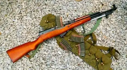 ak47突击步枪56式枪族81式步枪,都发射7.62x39mm短弹
