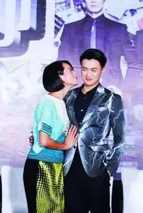 究竟要上多少次热搜,她才能说服大家相信她婚姻幸福
