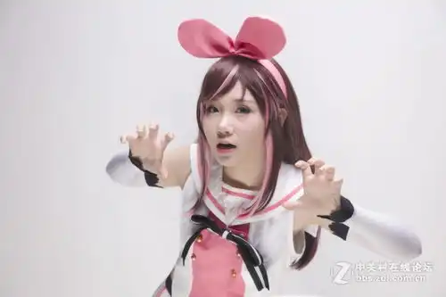 第一次拍摄cos的照片,小美女表情很到位
