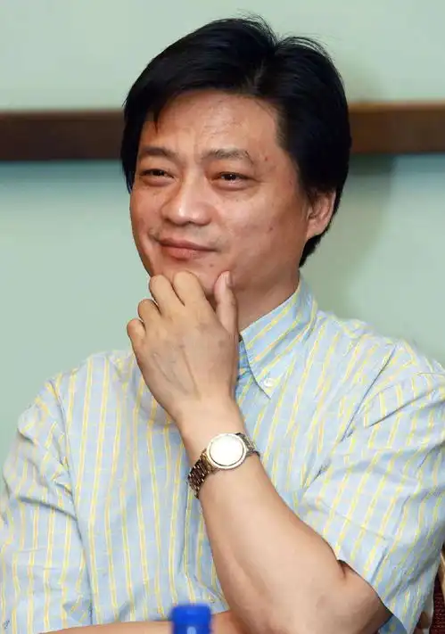 585名演职人员名单被曝光,冯小刚首次回应却遭遇网友零支持

