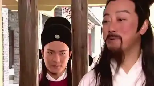 秋香师爷嘲笑李英长没有好下场,李英长誓要抓住唐伯虎

