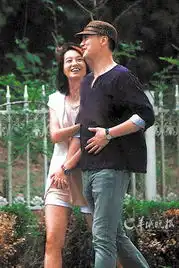 朱丹承认与周一围相恋对的时间遇见对的人
