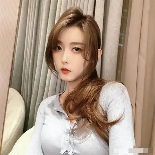 聂小雨成女版秦奋出席活动并暴露1问题后,网友笑出猪叫
