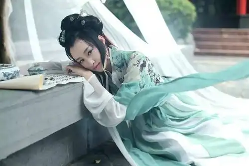 汉服和唐装的区别是什么
