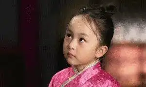 5岁出道,长得太精致被全国禁止整容,11岁近照曝光,多亏没整
