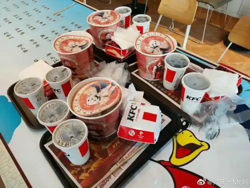 原神kfc联动火出圈表情包刷屏后,线下主题店也被玩坏了
